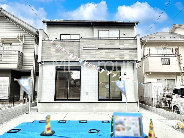 堂々完成！たっぷりの陽光と開放感に包まれる明るい住まい。 