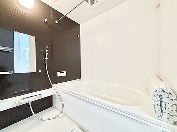 落ち着いた雰囲気でゆっくりお寛ぎいただけるバスルーム