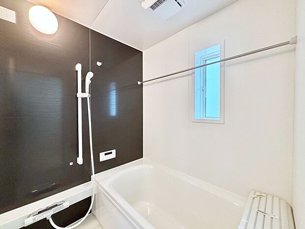 落ち着いた雰囲気でゆっくりお寛ぎいただけるバスルーム