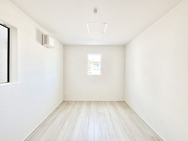 ナチュラルなフローリングはどんなインテリアにもマッチ。  　