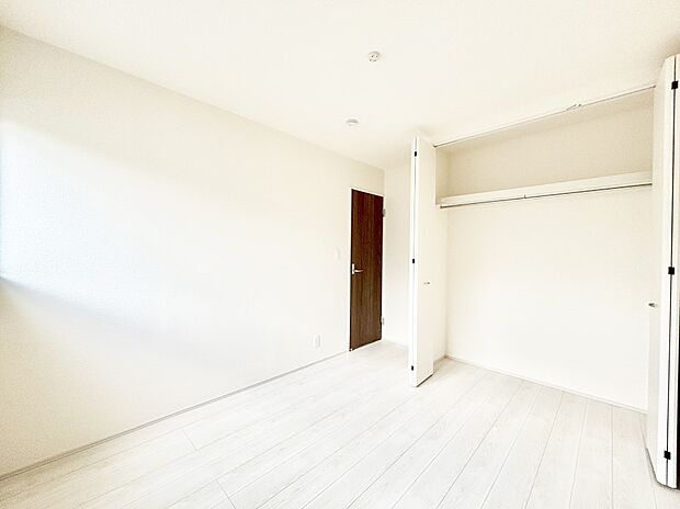 収納が充実しているので、居住スペースを広く使えます。 