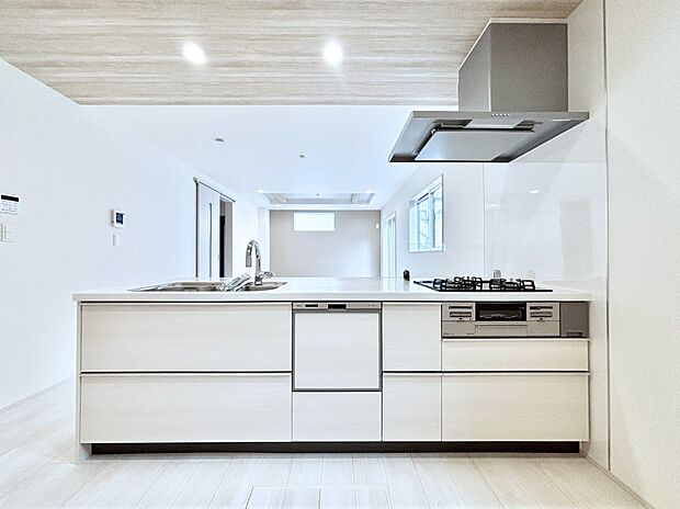 ゆとりあるキッチンではご家族と楽しくお料理ができます。