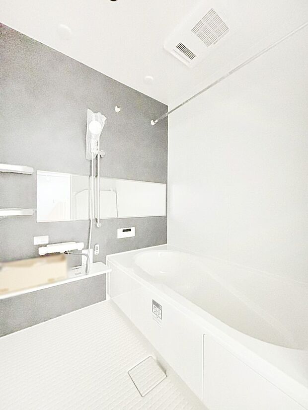 落ち着きのあるダークカラーを基調にしたバスルームで1日の疲れをリフレッシュ！