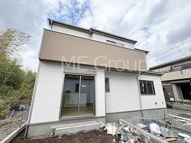 たっぷりの陽光と心地よい風が舞い込む住まい