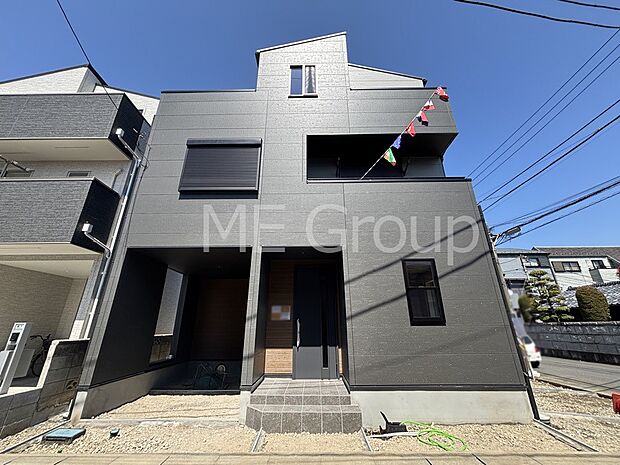 洗練された外観、上質な住空間が広がる室内は永く安心して過ごせる住居です。 