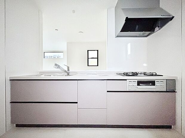 リビングで遊ぶお子様を見守りながらお料理ができる対面キッチン