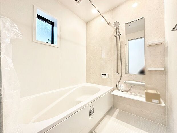 優しい色合いのバスルーム。ゆったりとリラックスできそうですね