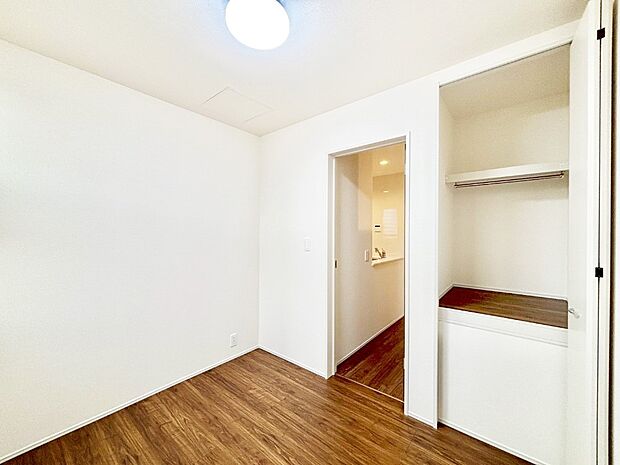 ナチュラルなフローリングはどんなインテリアにもマッチ。  