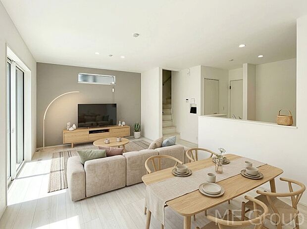 ご家族の賑やかな話し声で包まれる明るいリビング  ※家具はCGです