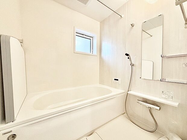 落ち着いた雰囲気でゆっくりお寛ぎいただけるバスルーム