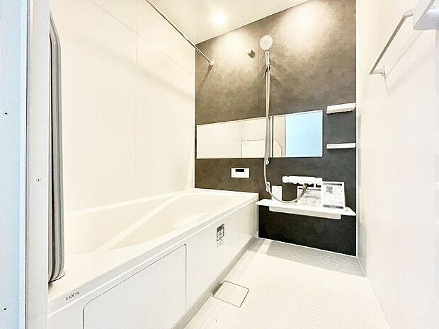 落ち着いた雰囲気でゆっくりお寛ぎいただけるバスルーム