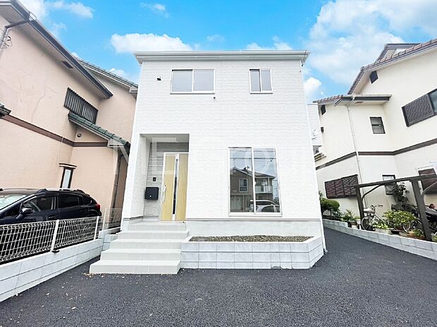 たっぷりの陽光と心地よい風が舞い込む住まい