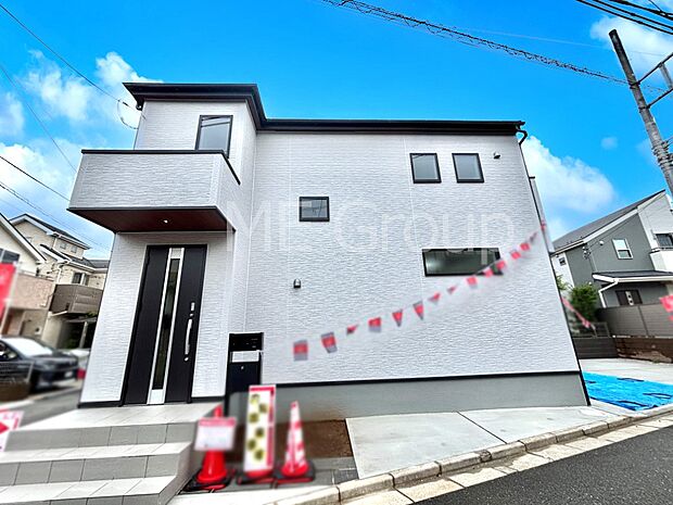 堂々完成!たっぷりの陽光と開放感に包まれる明るい住まい。