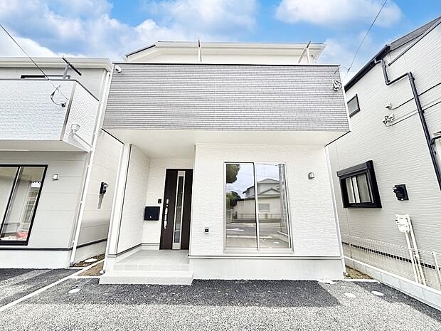 たっぷりの陽光と心地よい風が舞い込む住まい