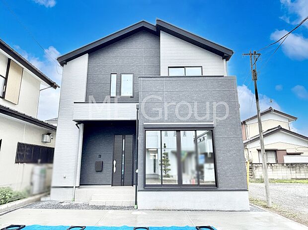 堂々完成！たっぷりの陽光と開放感に包まれる明るい住まい。 