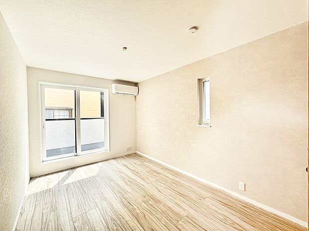爽やかな日差しがお部屋全体を優しく包み込んでくれます