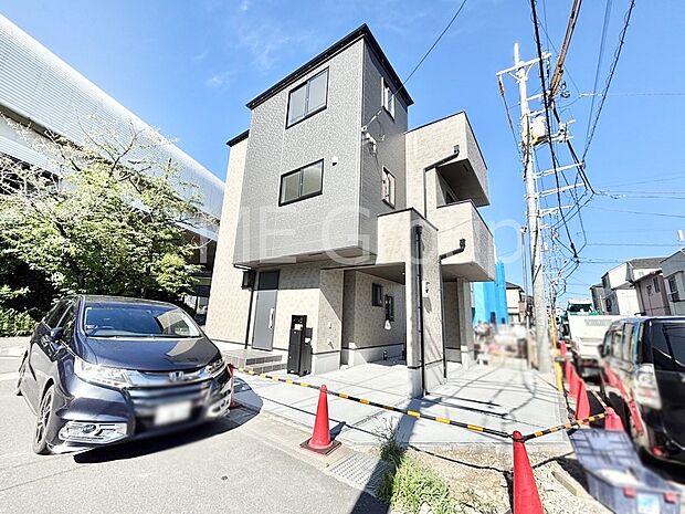 たっぷりの陽光と心地よい風が舞い込む住まい