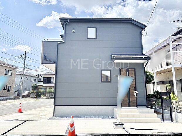 洗練された外観、上質な住空間が広がる室内は永く安心して過ごせる住居です。