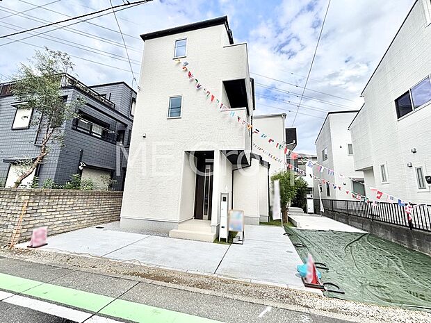 たっぷりの陽光と開放感に包まれる明るい住まい