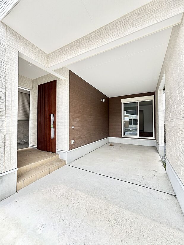 【駐車場】ビルトインタイプは大切なお車を傷や汚れから守ることができます。