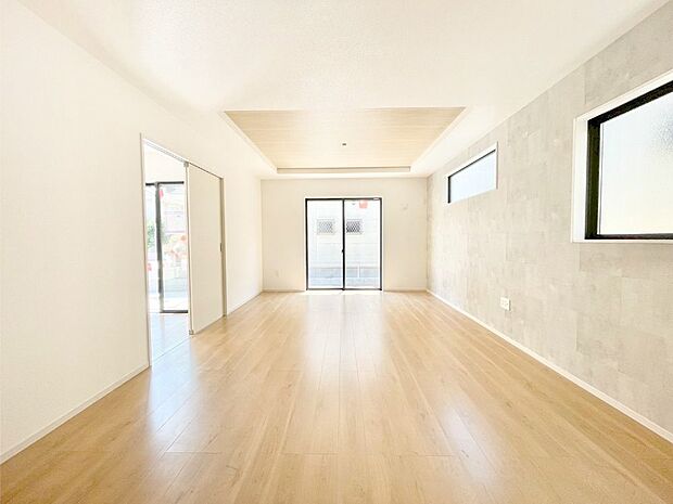 【リビングダイニング】家族団らんの時間も増えそうなくつろぎのリビングダイニング。   