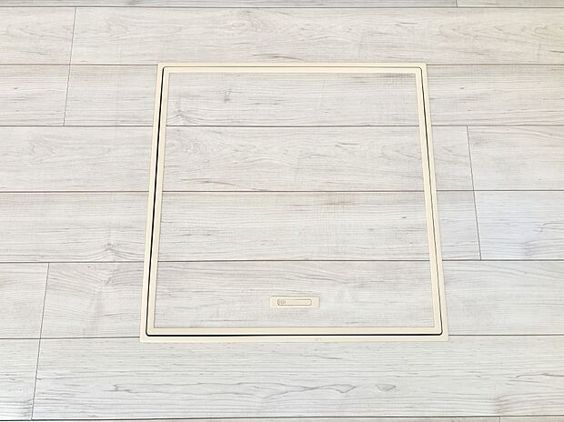 【その他設備(床下収納)】床下収納付き！日用品・非常用品の収納にも大活躍。