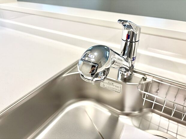 【その他設備(浄水器)】いつでも清潔なおいしいお水を。一つの水栓で水道水と浄水を使い分け。