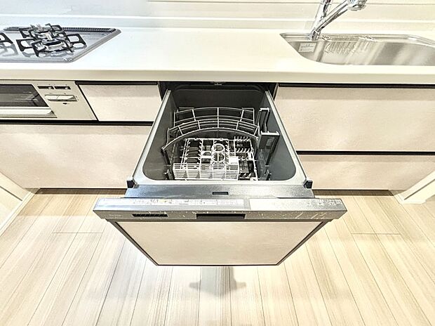 【その他設備(食洗機)】面倒なお片づけは食洗機にお任せ！家事の負担が減って、時間にも気持ちにもゆとりができます。