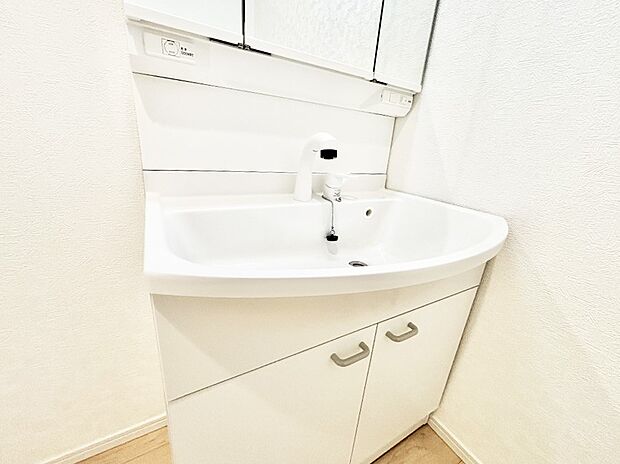 【その他設備(ハンドシャワー水栓)】ハンドシャワー付き!使いやすい洗面台。