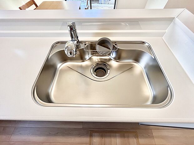 【その他設備(キッチンシンク)】使い勝手の良いキッチンシンク。