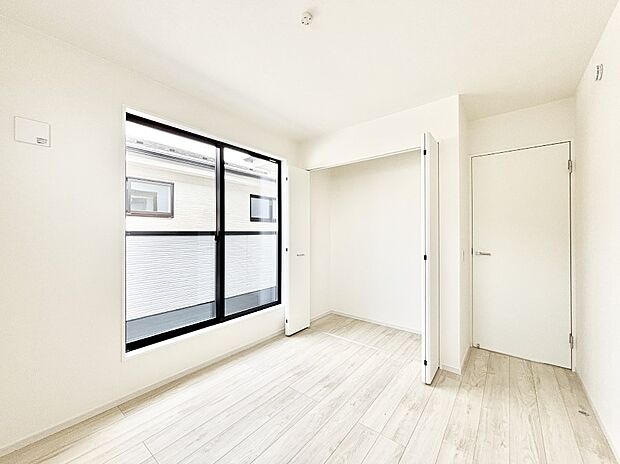 【寝室】収納が充実しているので居住スペースを広々使えます