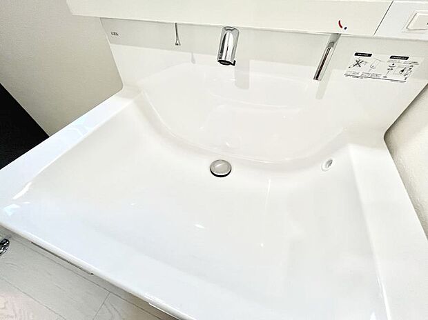 【その他設備(ハンドシャワー水栓)】ハンドシャワー付き！使いやすい洗面台。