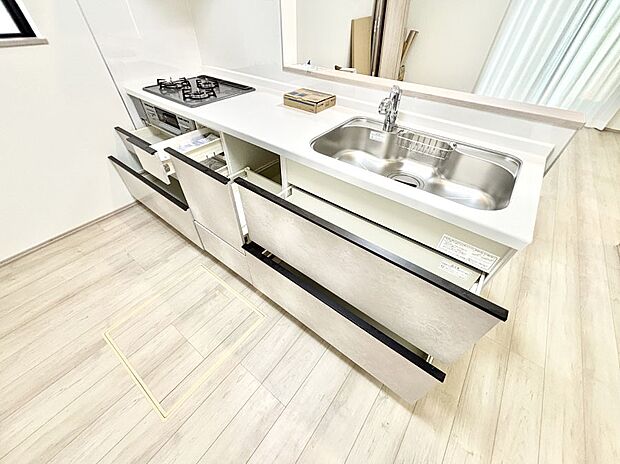 【その他設備(スライド収納)】使いやすさを優先したスライド式収納タイプ！