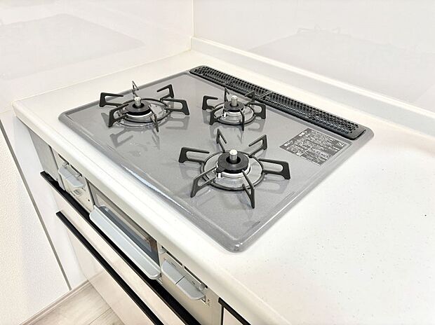 【その他設備(Ｓｉセンサーコンロ)】ガスコンロはＳｉセンサー搭載。火力調節や焦げ付き・消し忘れも防いでくれます。