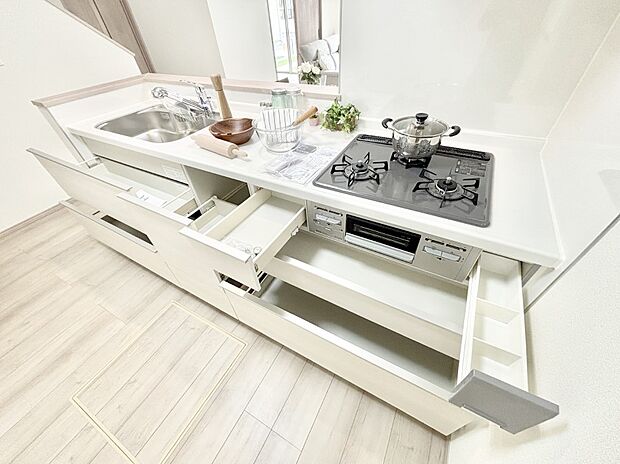 【その他設備(スライド収納)】使いやすさを優先したスライド式収納タイプ！