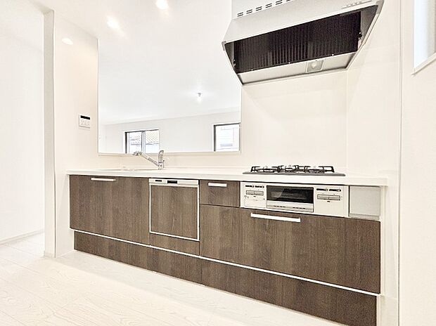 【ダイニングキッチン】料理をしながらご家族との会話を楽しめる対面カウンターキッチン