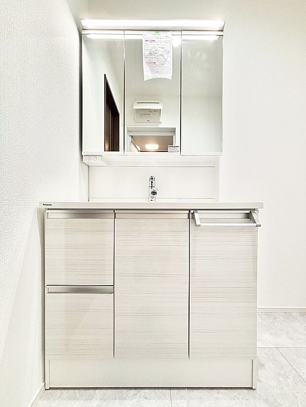 【洗面台・洗面所】収納力と機能性に優れた洗面化粧台