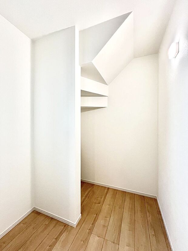 【リネンスペース】便利なリネン庫で、スッキリした使いやすい洗面室に