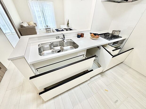 【その他設備(スライド収納)】使いやすさを優先したスライド式収納タイプ!