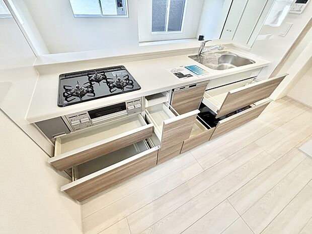 【その他設備(スライド収納)】使いやすさを優先したスライド式収納タイプ!