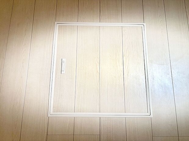 【その他設備(床下収納)】床下収納付き！日用品・非常用品の収納にも大活躍。