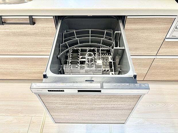 【その他設備(食洗機)】面倒なお片づけは食洗機にお任せ!家事の負担が減って、時間にも気持ちにもゆとりができます。