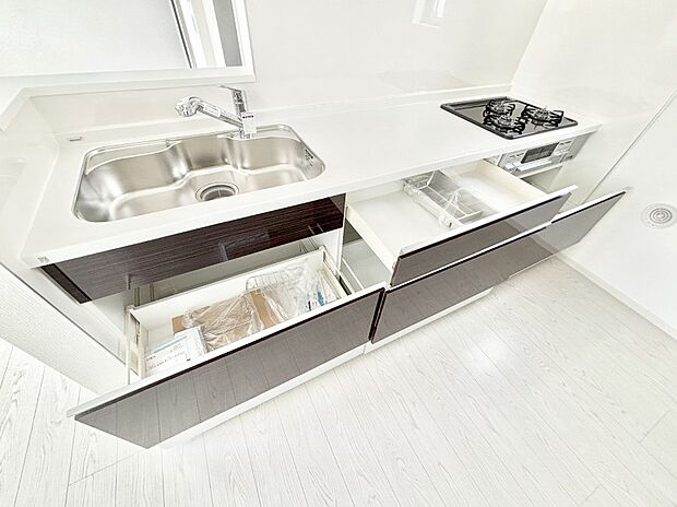 【その他設備(スライド収納)】使いやすさを優先したスライド式収納タイプ!