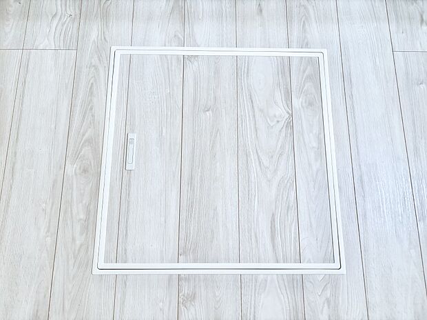 【その他設備(床下収納)】床下収納付き！日用品・非常用品の収納にも大活躍。