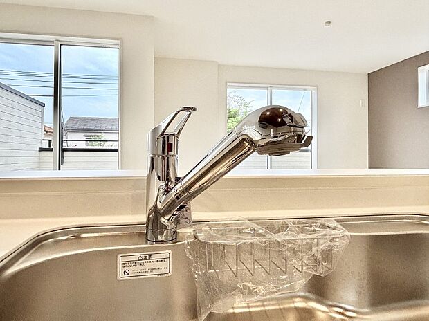 【その他設備(浄水器)】いつでも清潔なおいしいお水を。一つの水栓で水道水と浄水を使い分け。