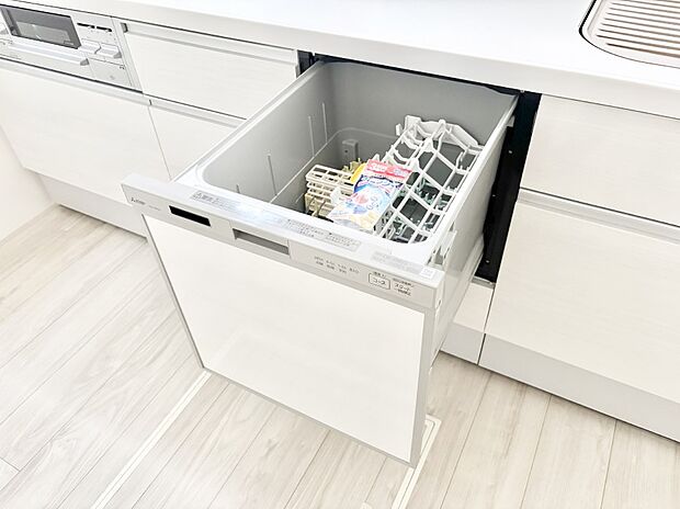 【その他設備(食洗機)】面倒なお片づけは食洗機にお任せ！家事の負担が減って、時間にも気持ちにもゆとりができます。