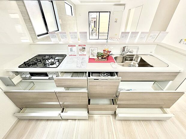 【その他設備(スライド収納)】使いやすさを優先したスライド式収納タイプ!