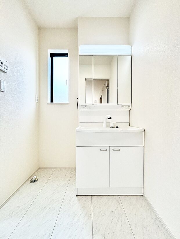 【洗面台・洗面所】収納力と機能性に優れた洗面化粧台