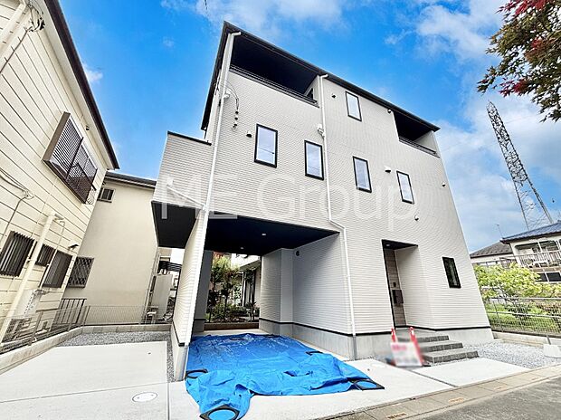 【現地外観写真】たっぷりの陽光と開放感に包まれる明るい住まい