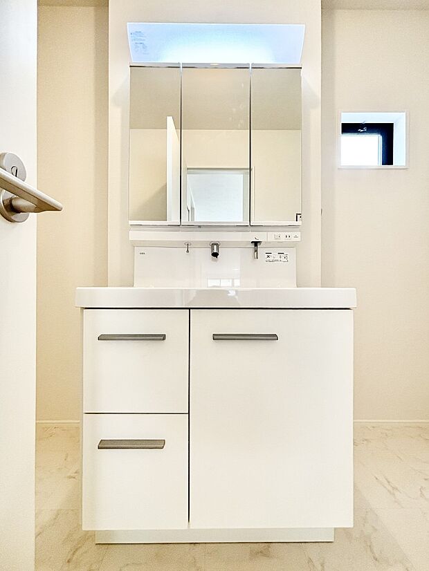 【洗面台・洗面所】収納力と機能性に優れた洗面化粧台